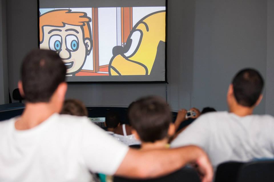 Público assistindo a uma das sessões da Avenida Cartum no 4º Salão da Leitura de Niterói, em 2014.